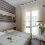 Rosenblatt Hotel 3*