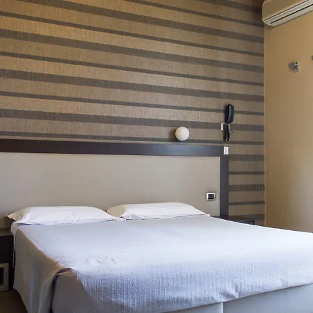 Rosenblatt Hotel 3*