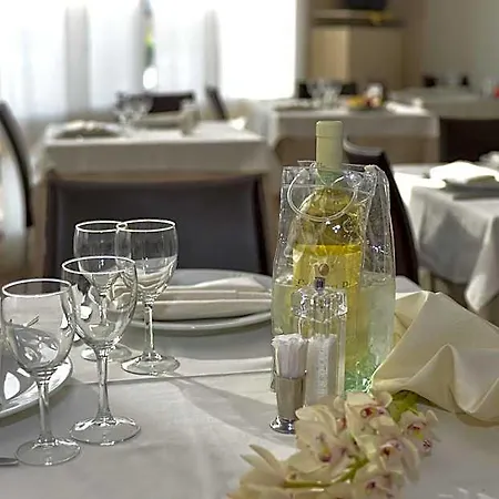 Rosenblatt Hotel 3*